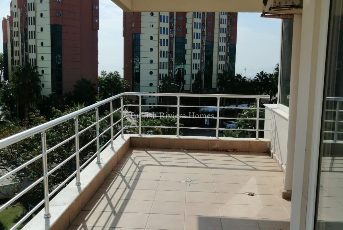 Apartment-for-Sale-in-Gürsu-Konyaaltı-Antalya-Balcony