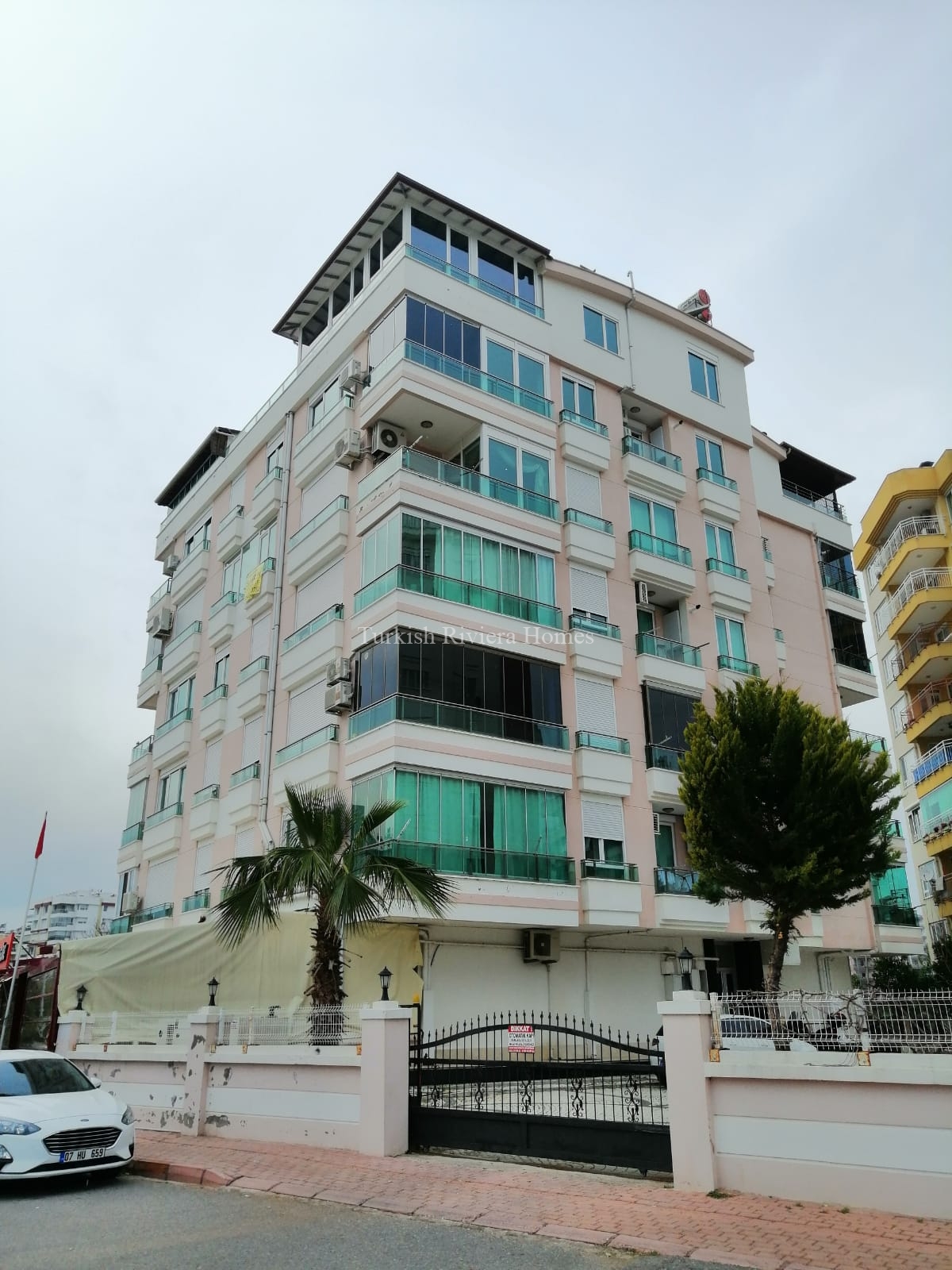 4-Bedroom Luxury Fully Furnished Apartment in Konyaaltı