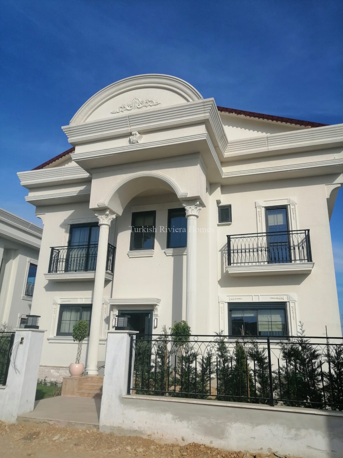 Detached Villas Equipped with Automation System-Featured