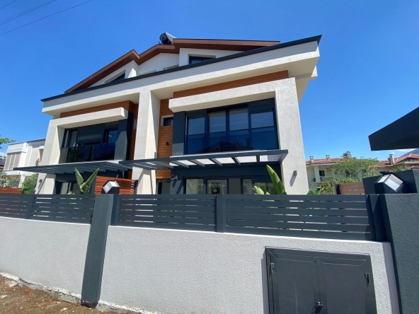 Spacious 4-Bedroom Semi-Detached Villas
