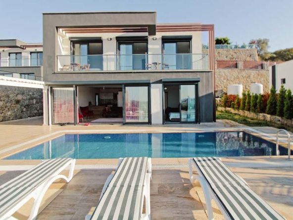 Luxurious Yalikavak Villa Overlooking the Picturesque Marina Sea