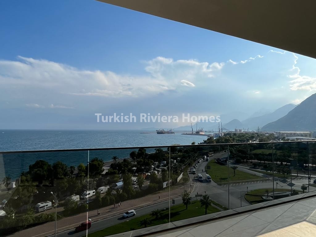 Fantastic Seaview Luxury Penthouse with High Privacy in Antalya