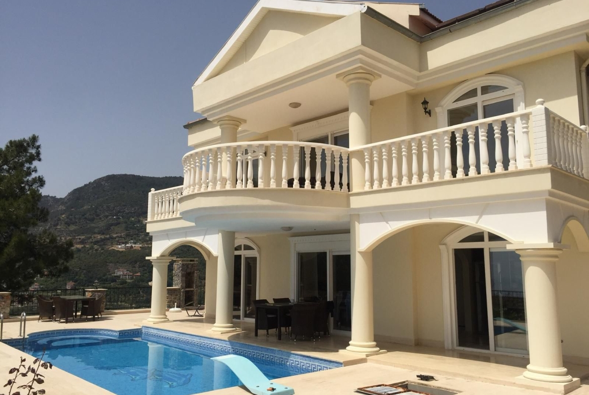 Premium Detached Villa with Pool for Sale in Alanya Bektaş