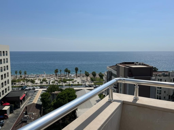 Fantastic beach and Seafront Penthouse in Konyaaltı, Antalya