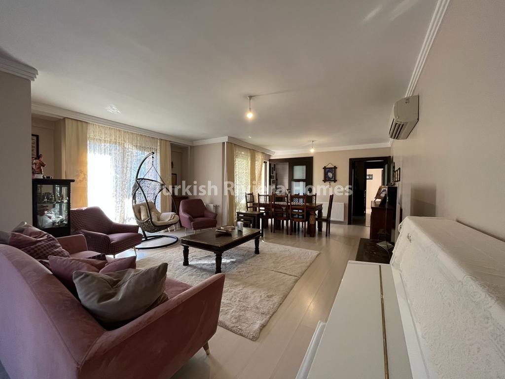 Elegant 4-Bedroom apartment in prime location Gürsu Konyaaltı Antalya ...