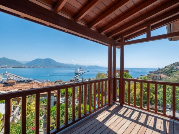 Elegant Detached Mansion with Modern Amenities in Kale Mansion