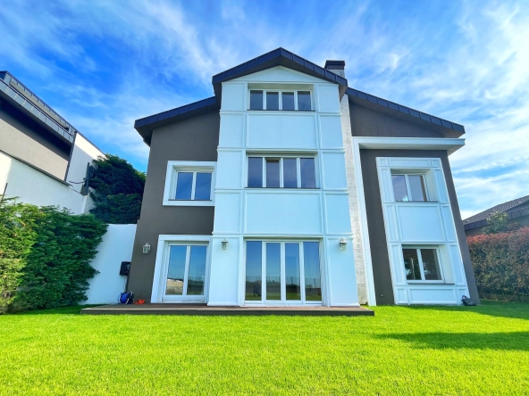 Luxurious Triplex Villa for Sale in Zekeriyaköy