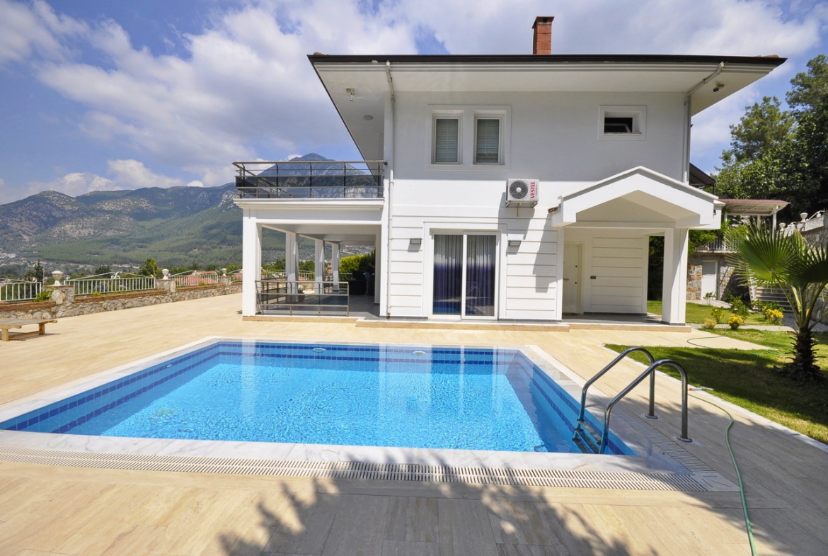 Fully Furnished 3-Bed Villa with Personal Pool and Large Gardens in Uzumlu