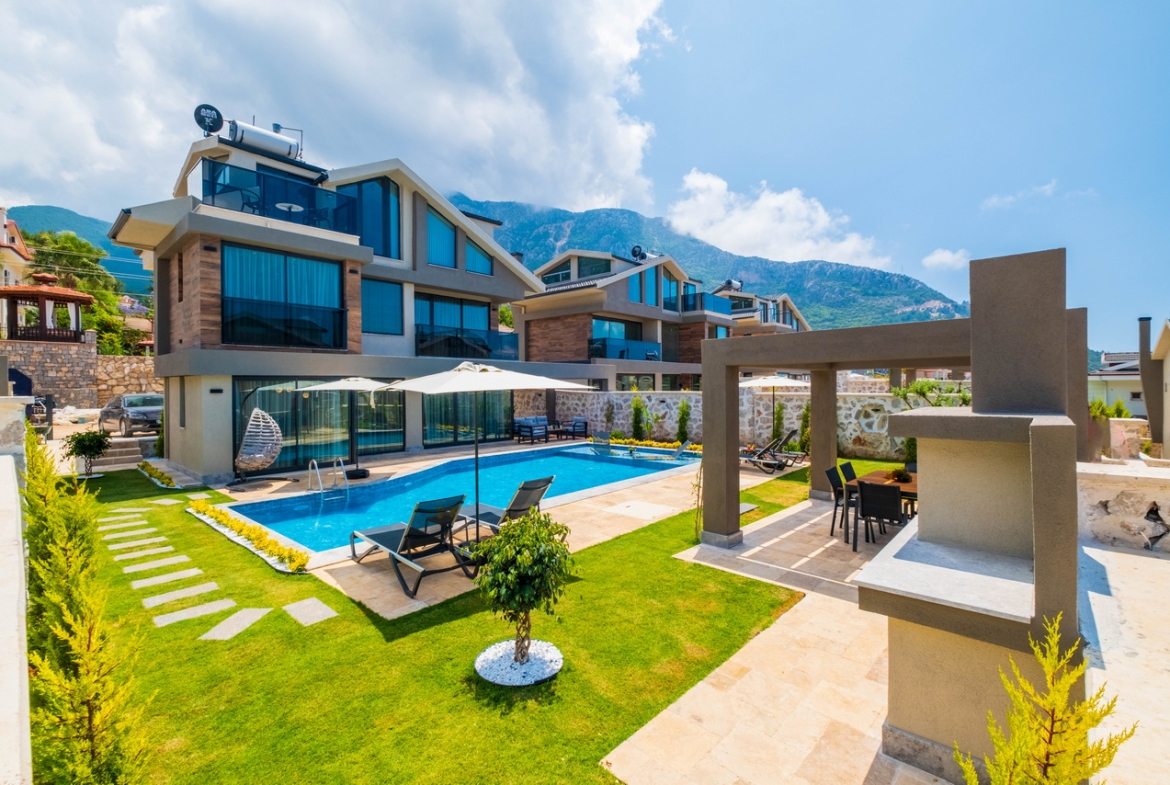 Situated just a short drive from the renowned Blue Lagoon at Oludeniz and Fethiye Harbor, these properties overlook the majestic mountains and nature.