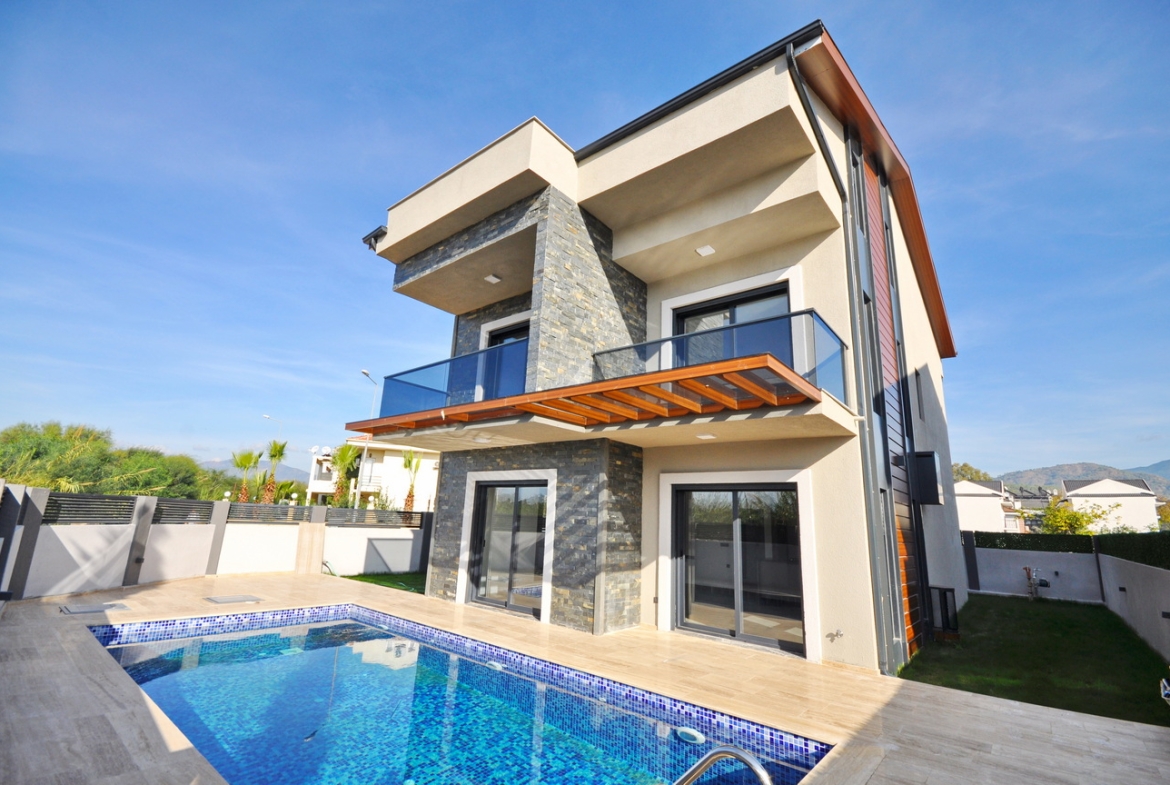 Sunset Haven: Luxe 5-Bed Villas near Calis Beach