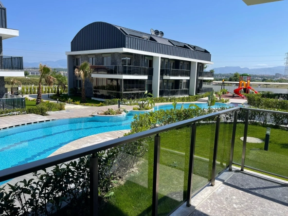 2 Bedroom Luxury Apartment with High Specifications in Side