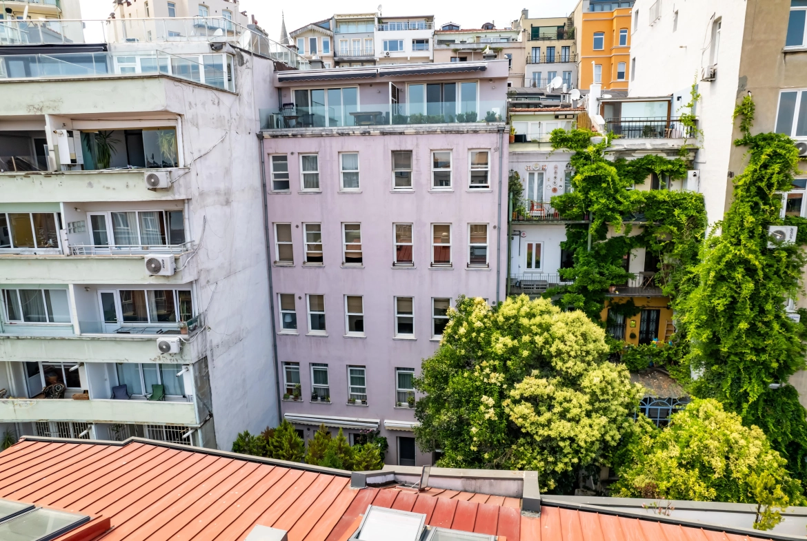 Bargain Price 11-Room Boutique Hotel for Sale in Beyoğlu İstanbul