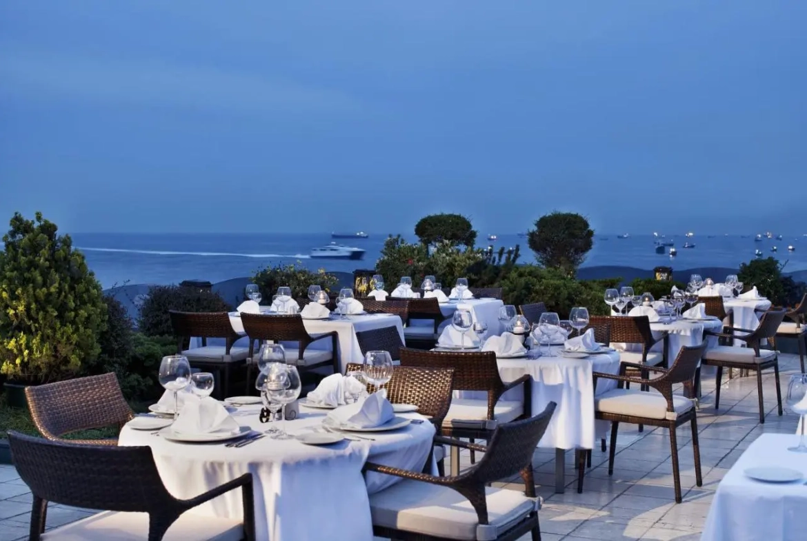 Prime Seafront Hotel for Sale in the Heart of Sultanahmet İstanbul