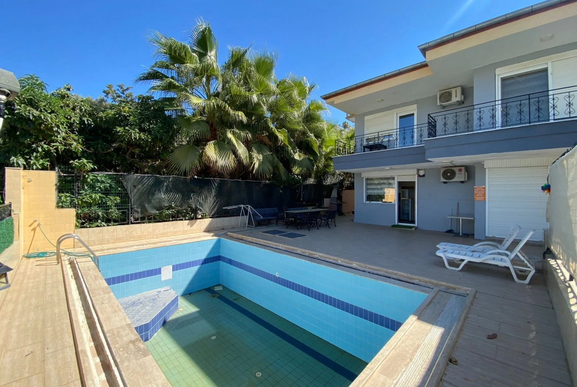 Spacious 4 Bedroom Furnished Duplex Villa with Pool for Sale in Kargıcak, Alanya