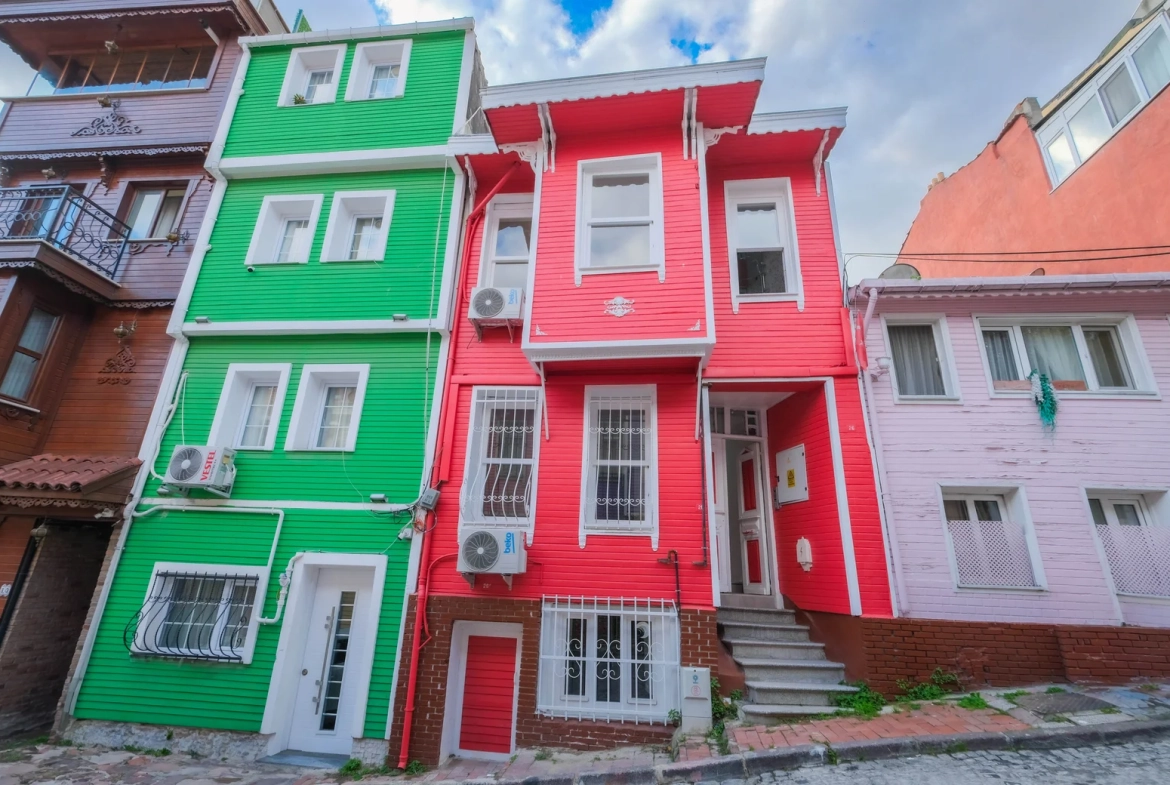 Exclusive Fully Renovated Building for Sale in Historic Fatih – Fully Renovated