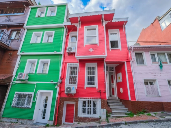 Exclusive Fully Renovated Building for Sale in Historic Fatih – Fully Renovated
