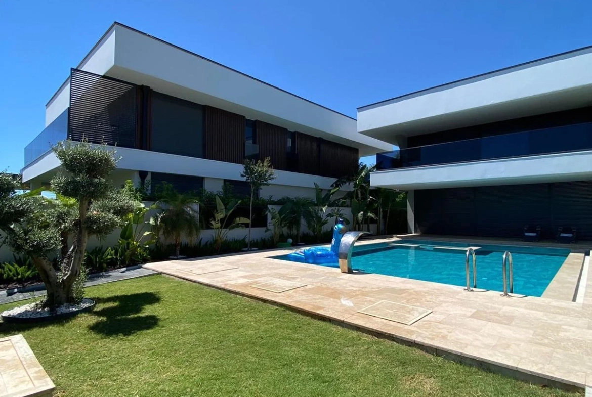 Twin Luxurious Detached Duplex Villa with Large Pool in Kemer