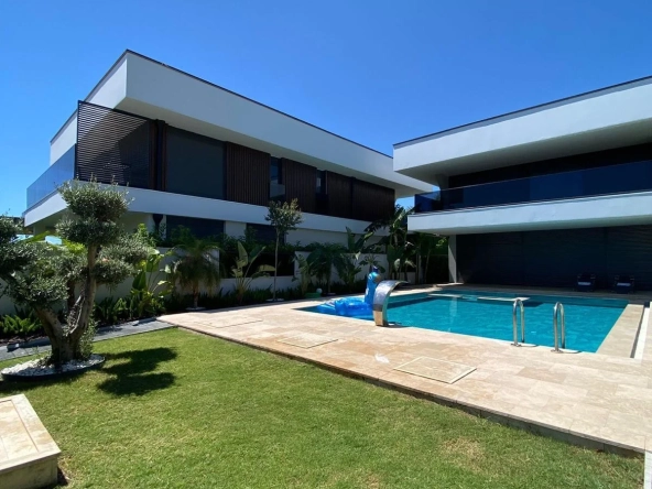 Twin Luxurious Detached Duplex Villa with Large Pool in Kemer