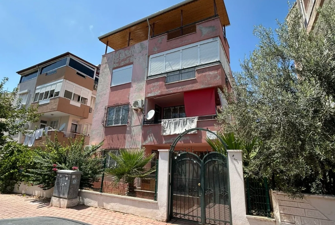 Affordable Luxury: 3 Bedroom Duplex Apartment in Konyaaltı, Antalya
