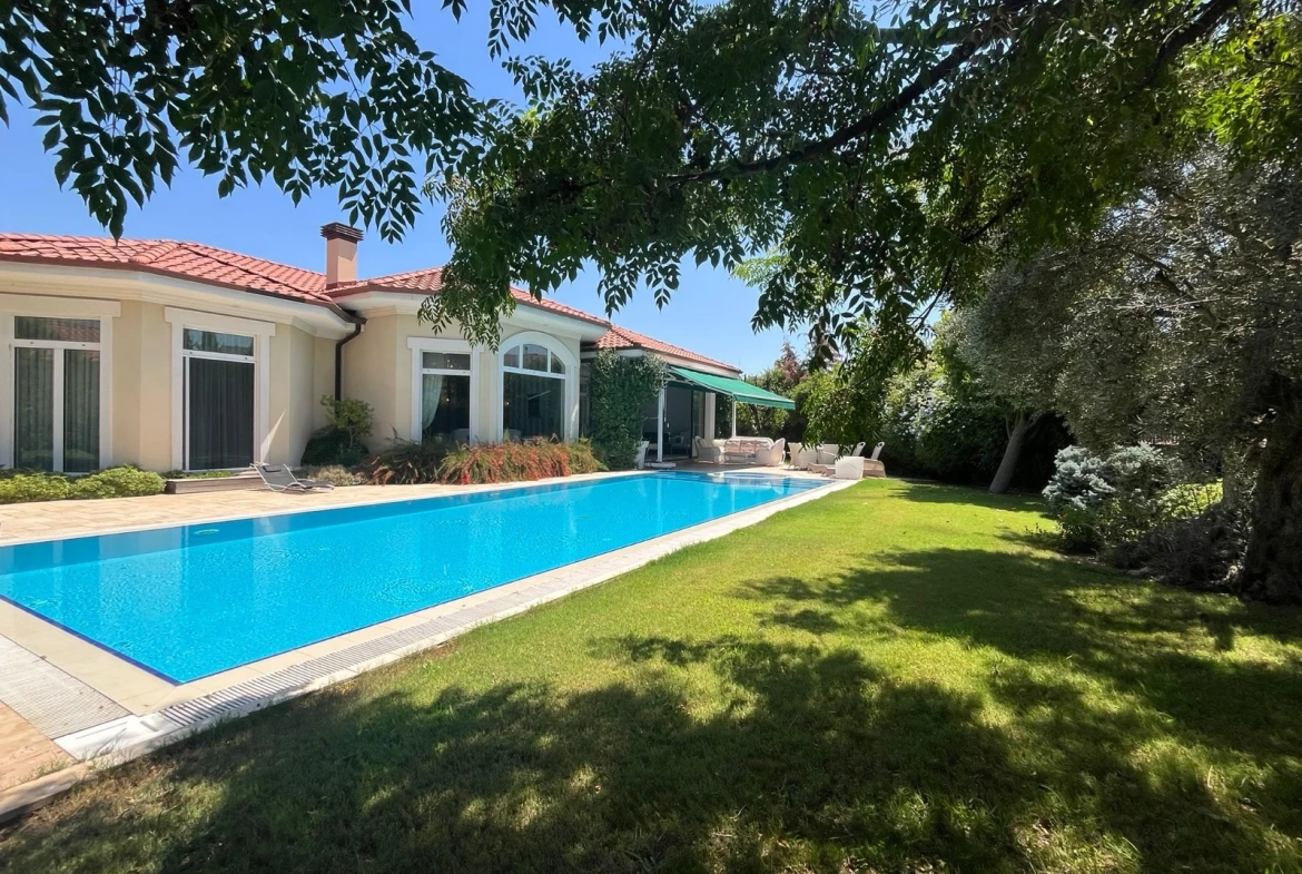 Ultra-Luxury 5 Bedroom Villa in a Prime Location in Döşemealtı, Antalya