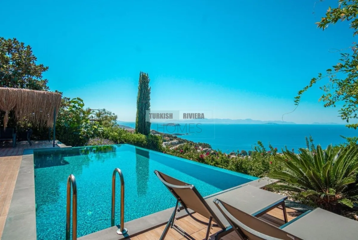 The Gumusluk Zenith: A Contemporary Villa with Endless Sea Views