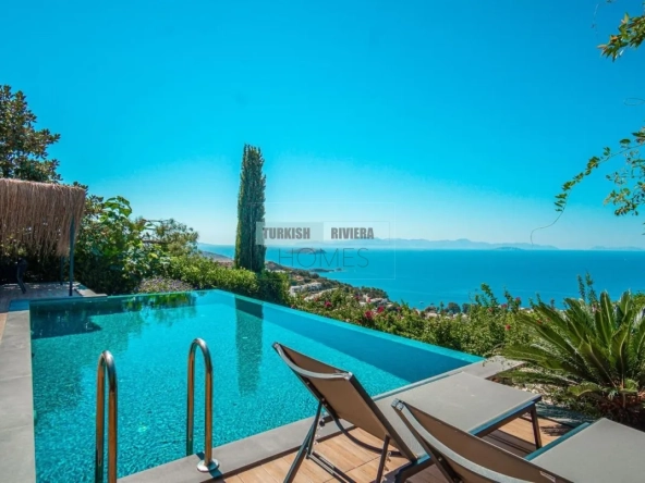 The Gumusluk Zenith: A Contemporary Villa with Endless Sea Views