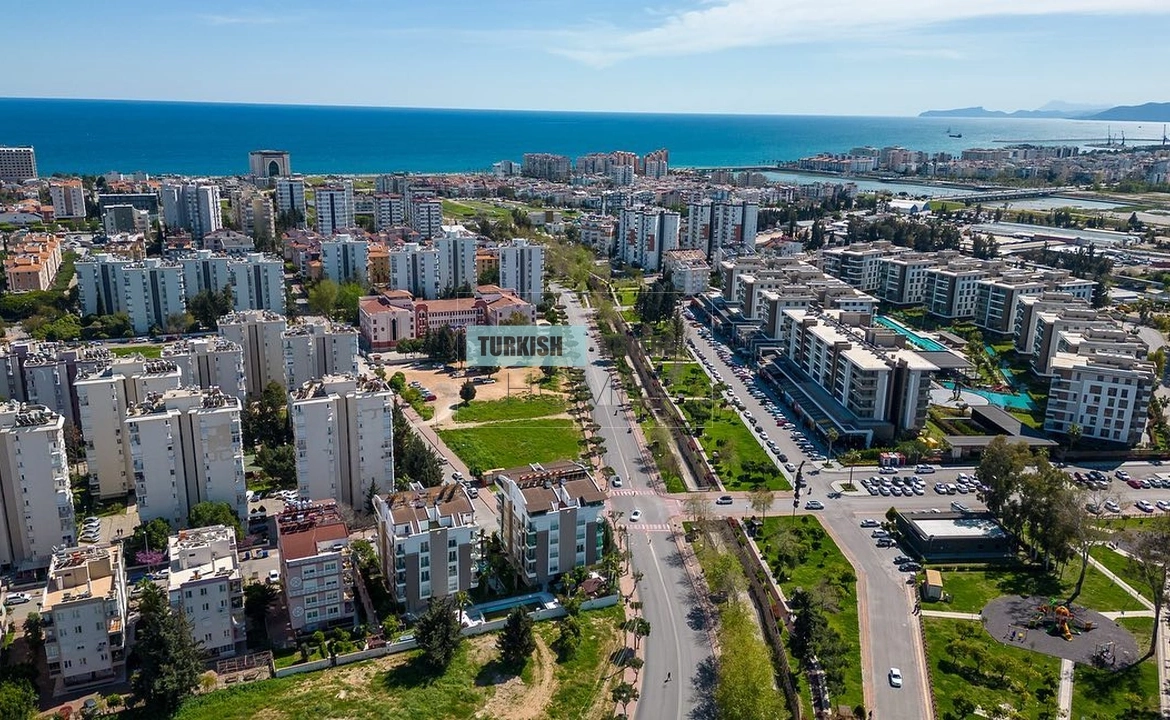Spacious-5-bedroom-dual-apartment-property-near-konyaalti-beach-antalya-Featured