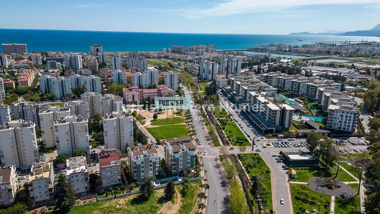 Spacious-5-bedroom-dual-apartment-property-near-konyaalti-beach-antalya-Featured