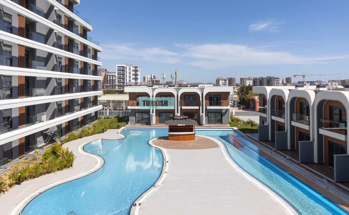 Luxury Apartments with 5-Star Hotel Facilities for Sale in Altıntaş