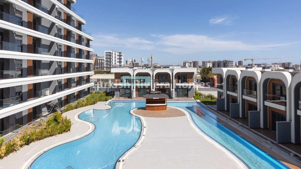 Luxury Apartments with 5-Star Hotel Facilities for Sale in Altıntaş