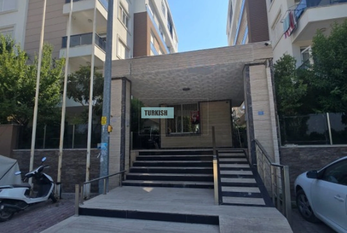 Stylish Ready-to-Move 1-Bedroom Apartment in Central Konyaaltı