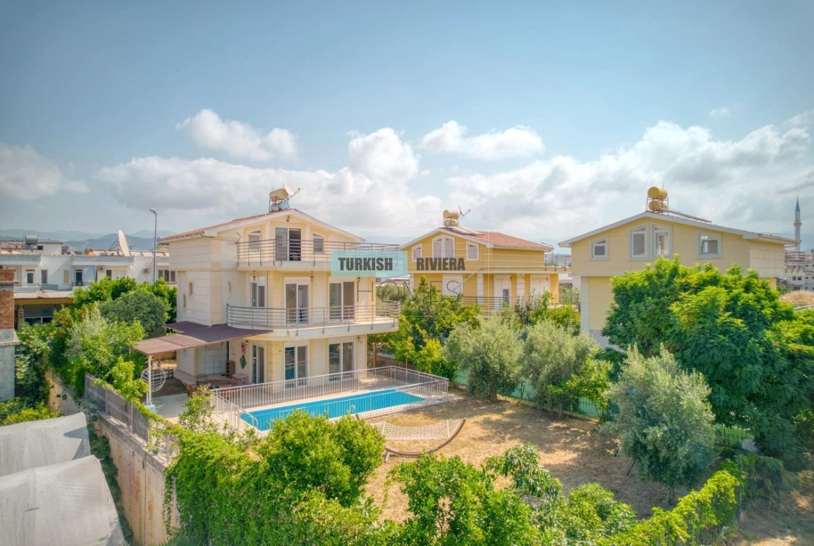 Exclusive 4+1 Detached Villa with Pool in Konaklı