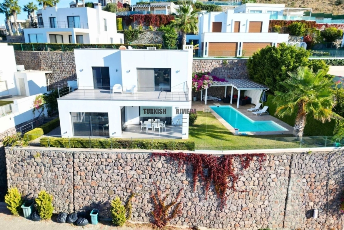 Modern Design Detached villa with Private Heated in Kadikalesi