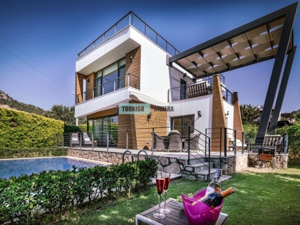 Modern Design Private Villa in the Hearth of Center Yalıkavak