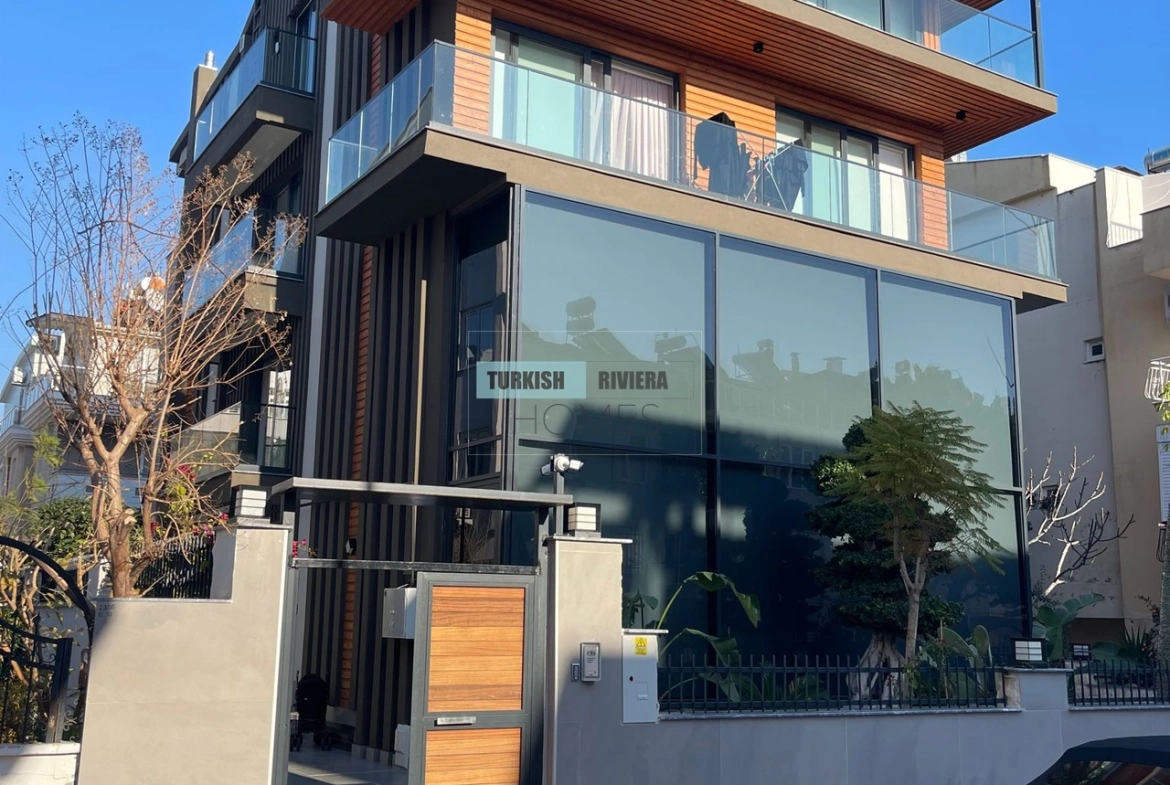 Iconic Ultra-Luxury 10+2 Villa in the Heart of Konyaaltı