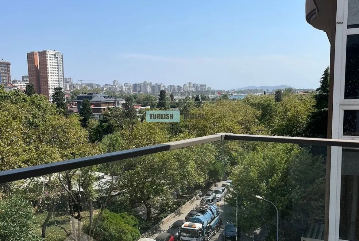 Spacious Family Duplex 50 m from the Sea in Moda, Kadıköy