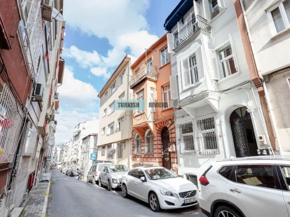 Historic Istanbul Building in Prime Şişli Location Near Taksim