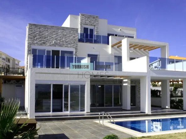 Luxury 4 Bedroom Detached Villa with Private Pool in Side, Antalya
