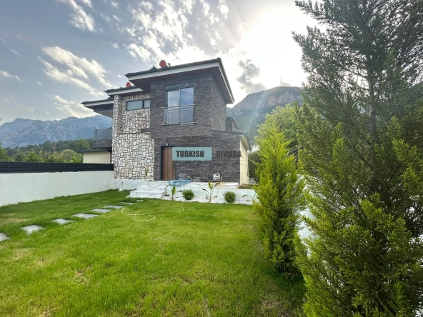 Luxury 4 Bedroom Semi-Detached Villa with Pool in Prestigious Kemer