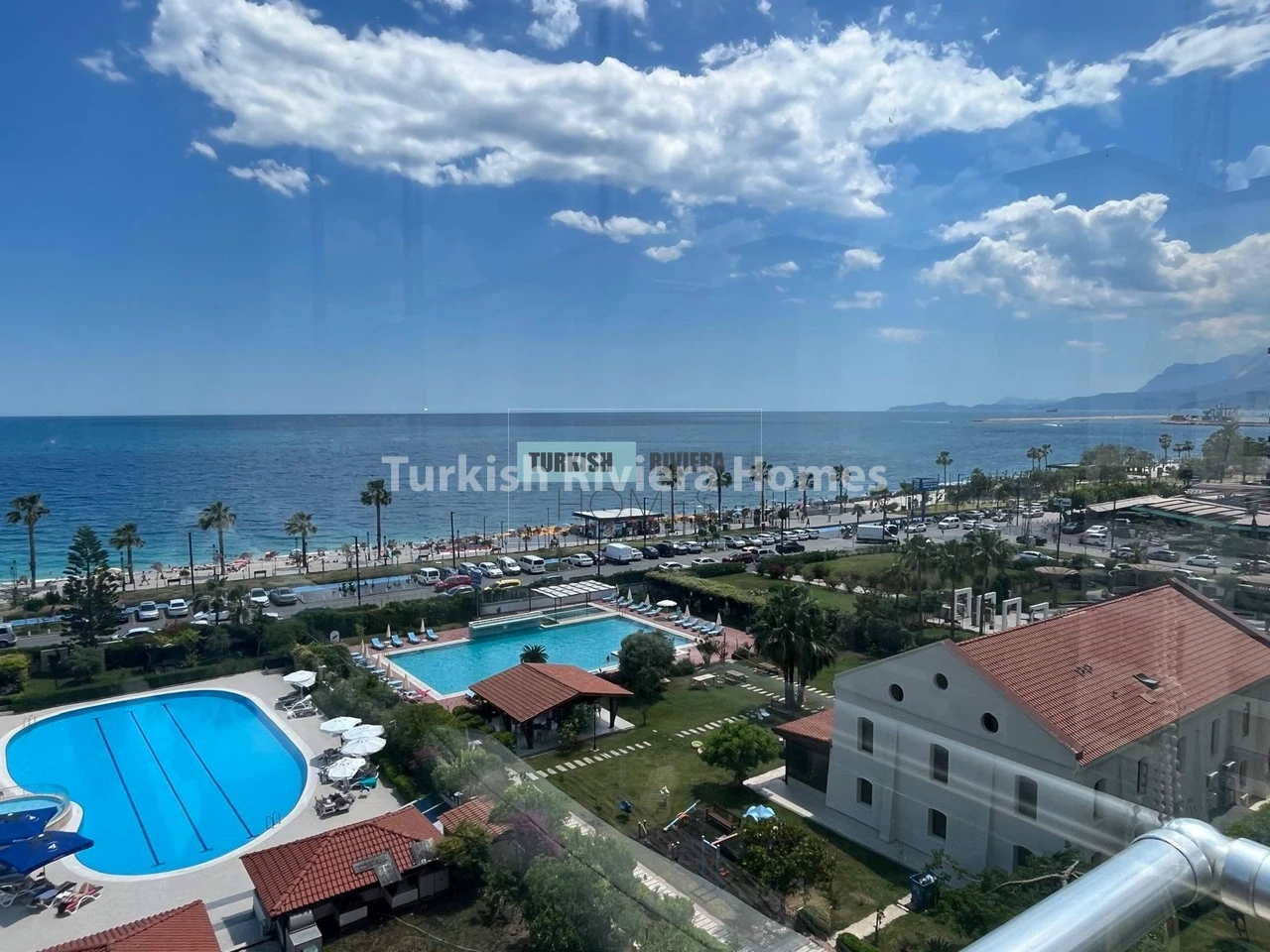 uxury-Beachfront-Apartment-with-Fantastic-Sea-View-in-Konyaalti