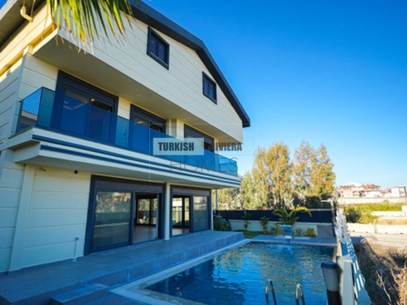 Luxury Mediterranean 4 Bedroom Detached Villa with Private Pool in Side